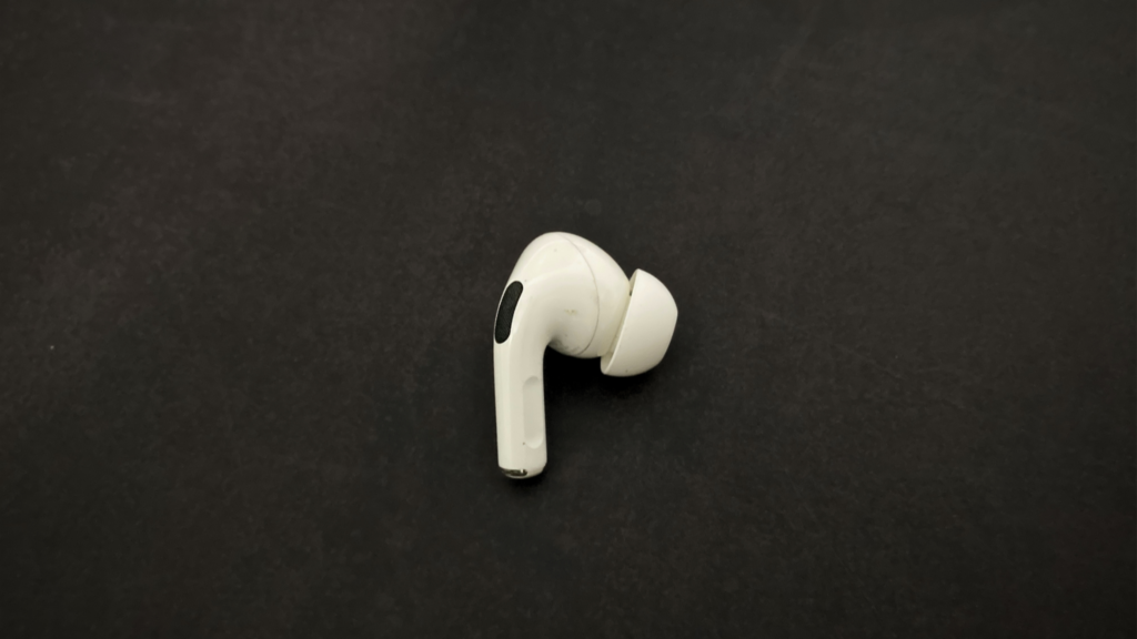 Right AirPods Pro Earbud After 4 Years Right AirPods Pro (1st Gen) earbud after 4 years of use